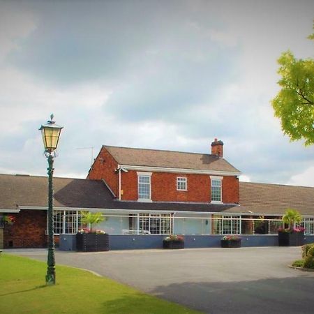 Hunters Lodge Hotel Crewe Exterior foto